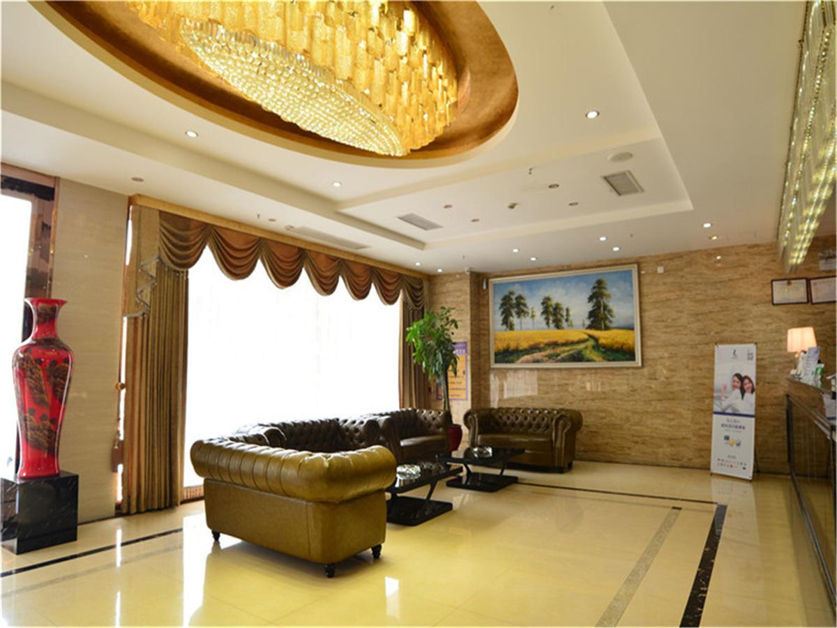 Lavande Hotel Wuhan Railway Station Esterno foto