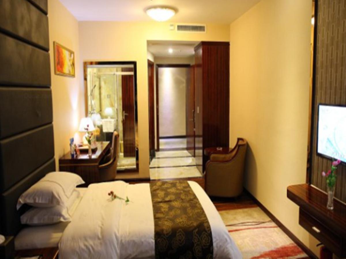 Lavande Hotel Wuhan Railway Station Esterno foto