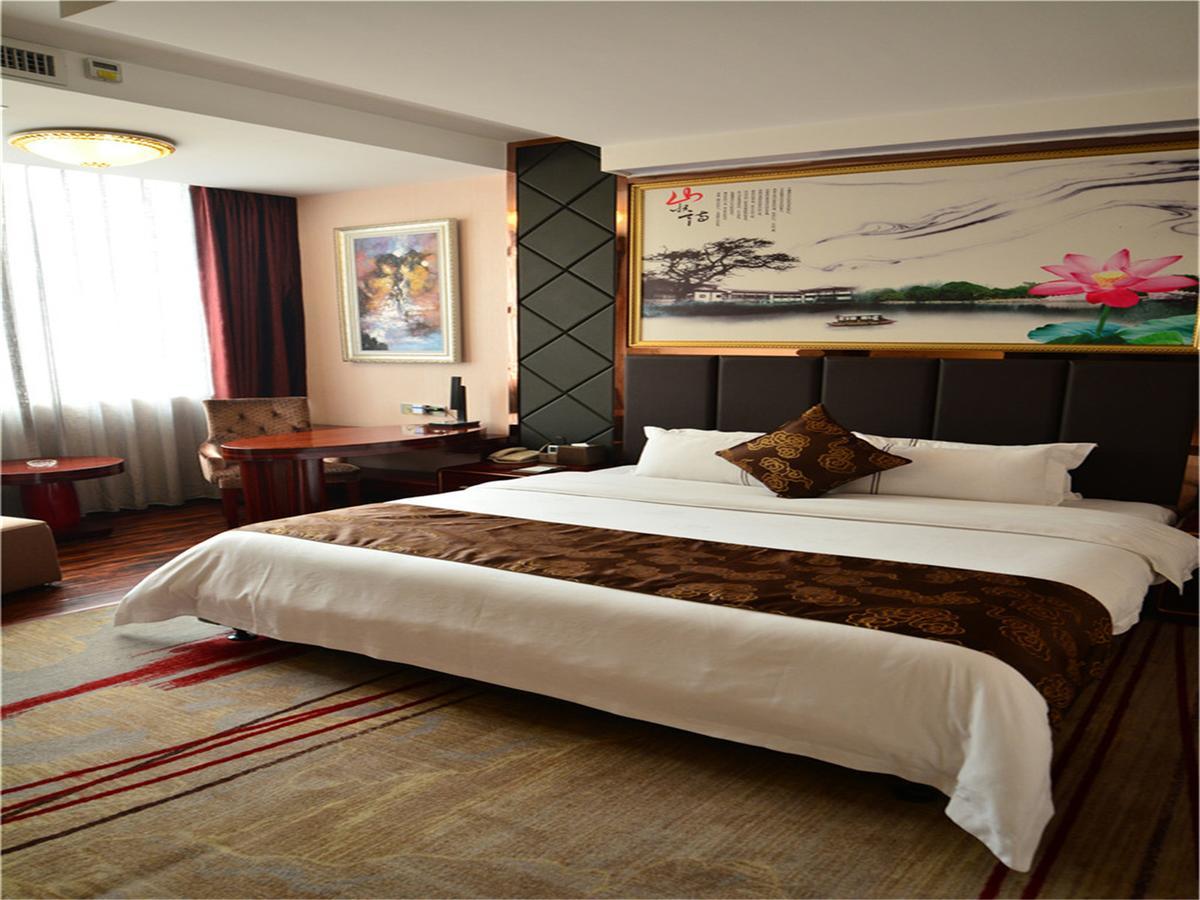 Lavande Hotel Wuhan Railway Station Esterno foto