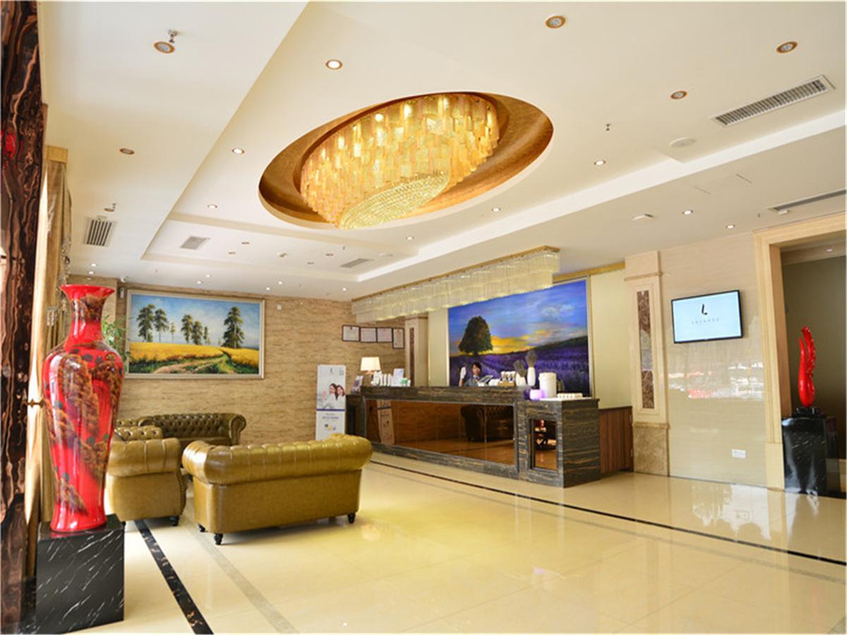 Lavande Hotel Wuhan Railway Station Esterno foto