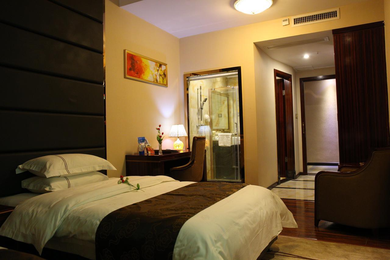 Lavande Hotel Wuhan Railway Station Esterno foto