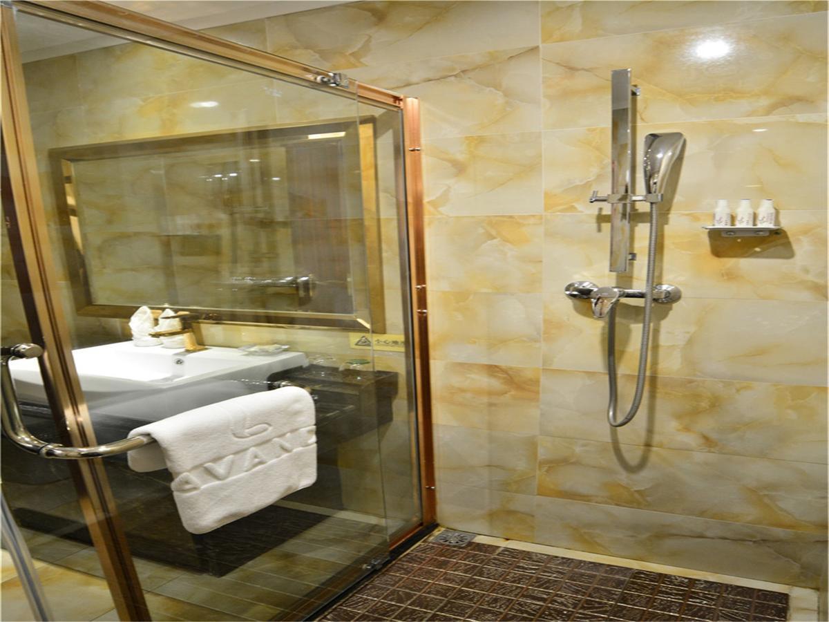 Lavande Hotel Wuhan Railway Station Esterno foto